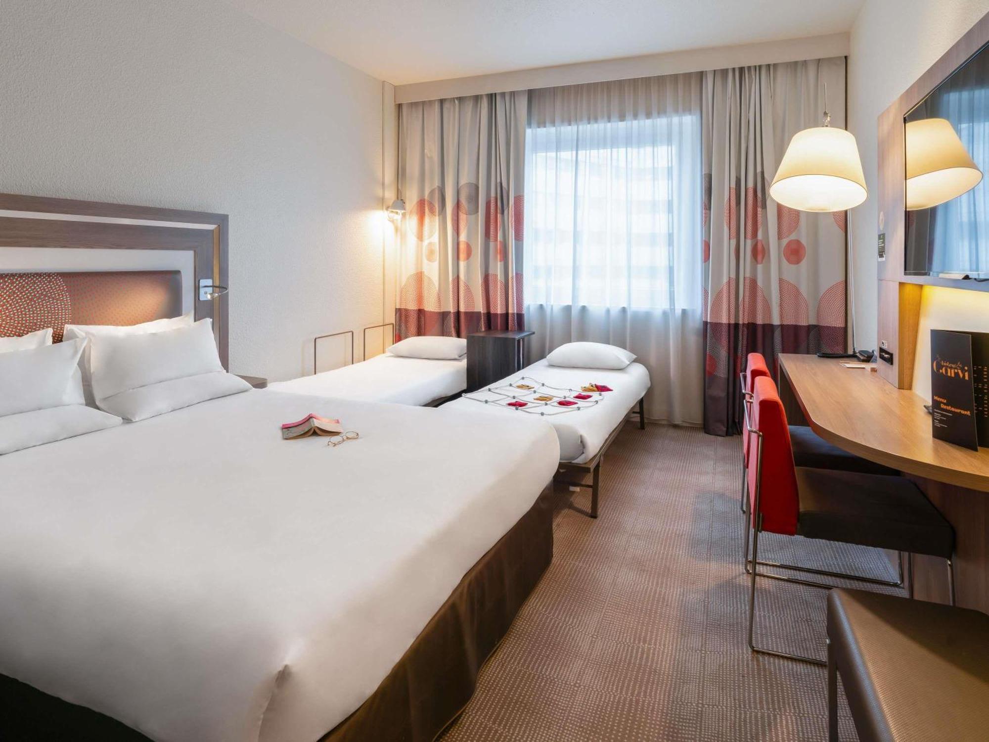 โนโวเทล ปารีส 17 Hotel ภายนอก รูปภาพ