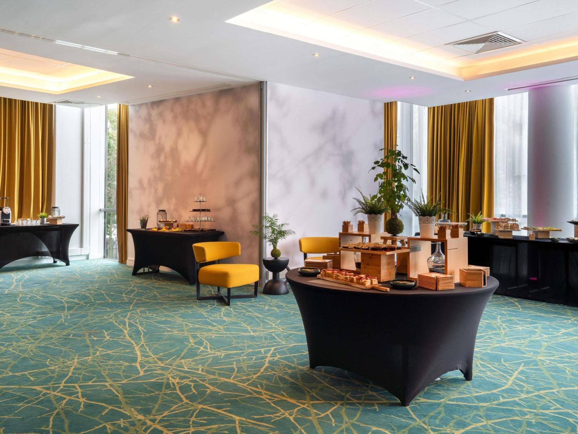 โนโวเทล ปารีส 17 Hotel ภายนอก รูปภาพ